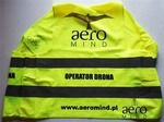 Odblaskowa kamizelka operatora dronów